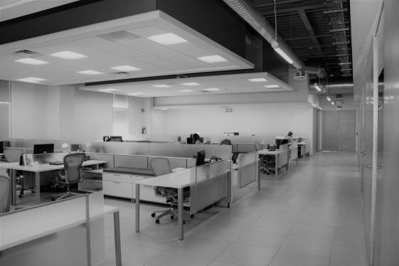 Reguliarus patalpų valymas, Ofisas, biuras, stalai ir kėdės